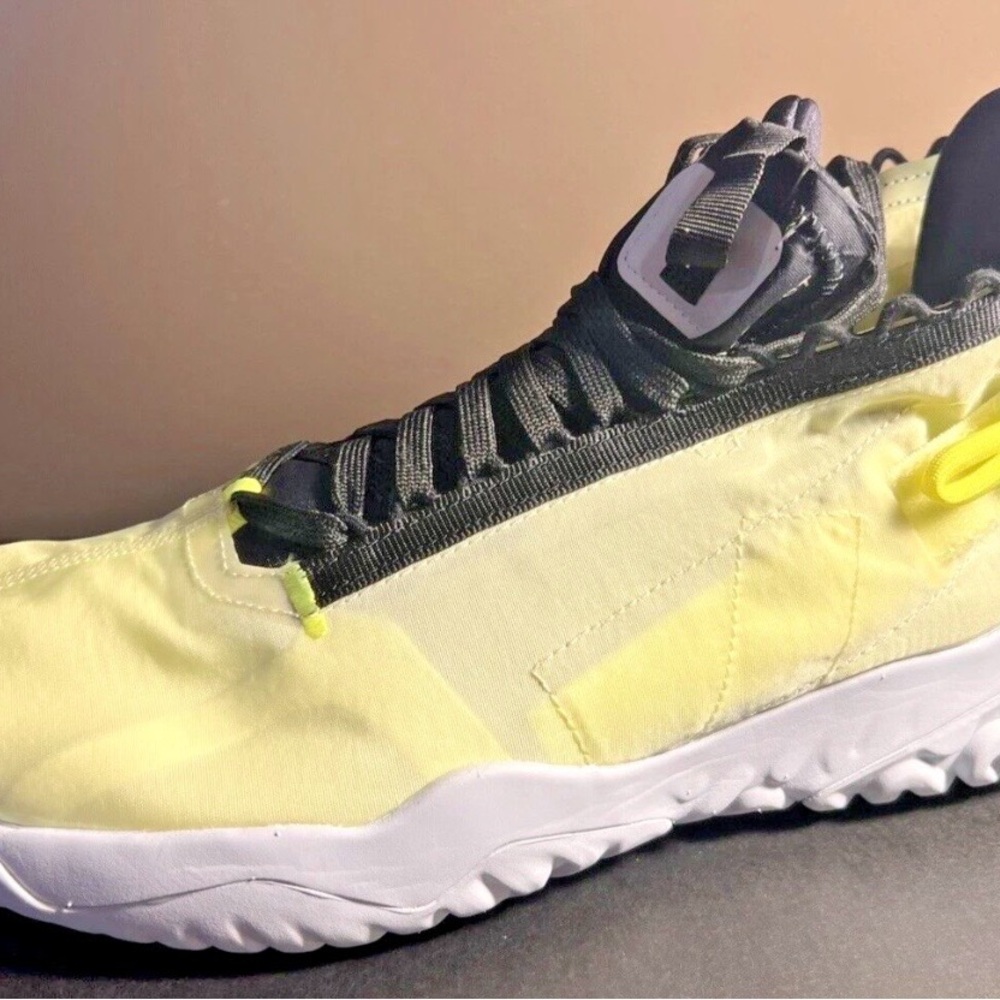 NIB MENS JORDAN Proto React VOLT-yellow 2019 BB1654-700 Jumpman size 12
